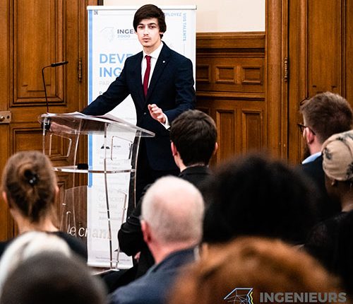 RETOUR SUR LA FINALE DU CONCOURS D’ÉLOQUENCE INGÉNIEURS 2000