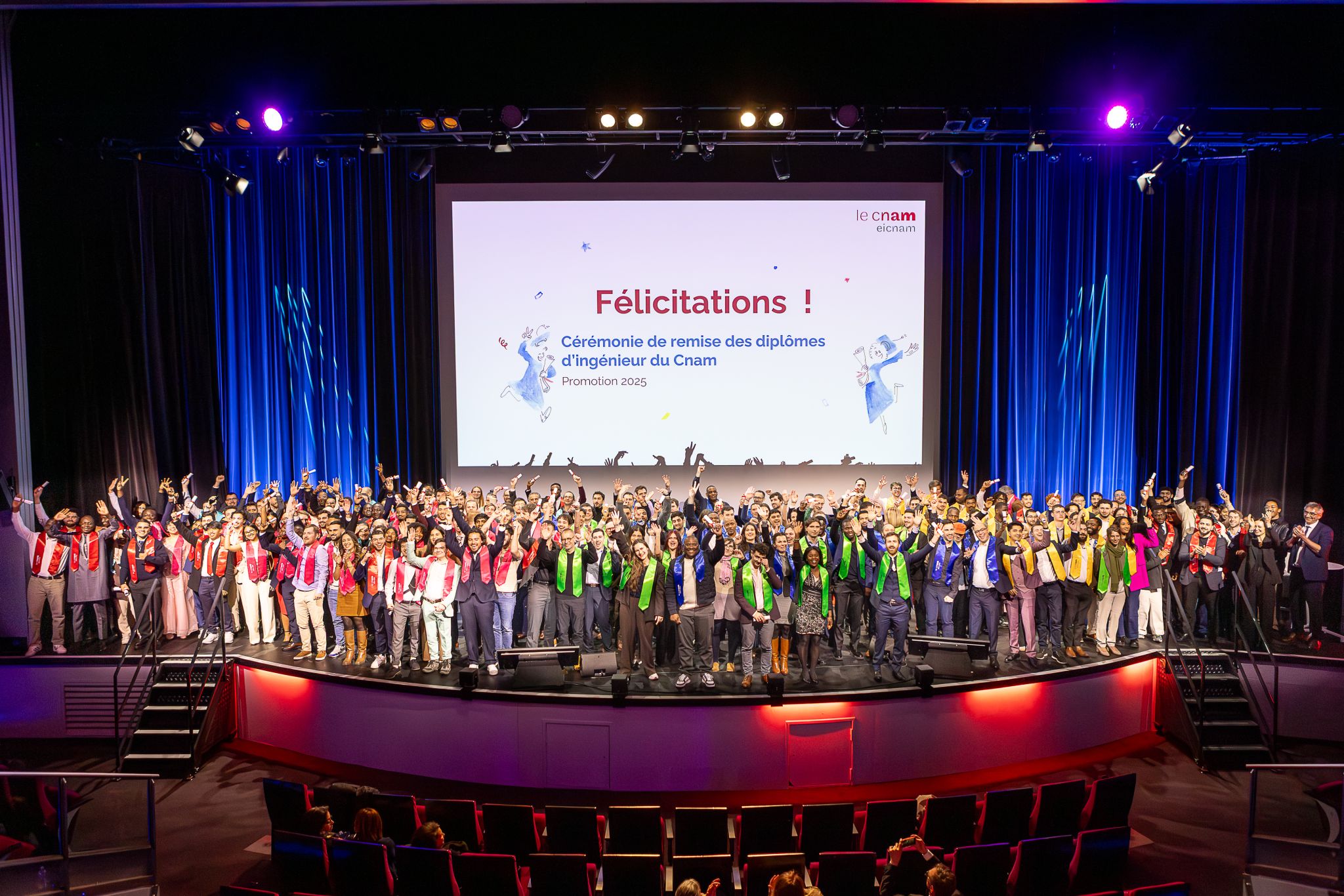 Cérémonie de remise des diplômes : félicitations aux nouveaux diplômés !